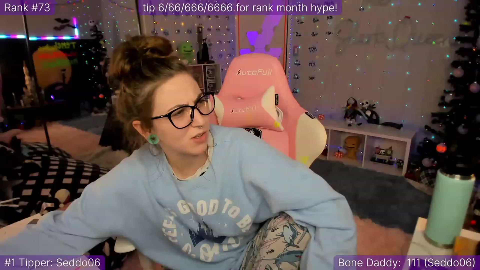 Gallery image thumbnail from TheSharkQueen's myfreecams stream on, 12/09/2022, 12:10 image 2 of 20