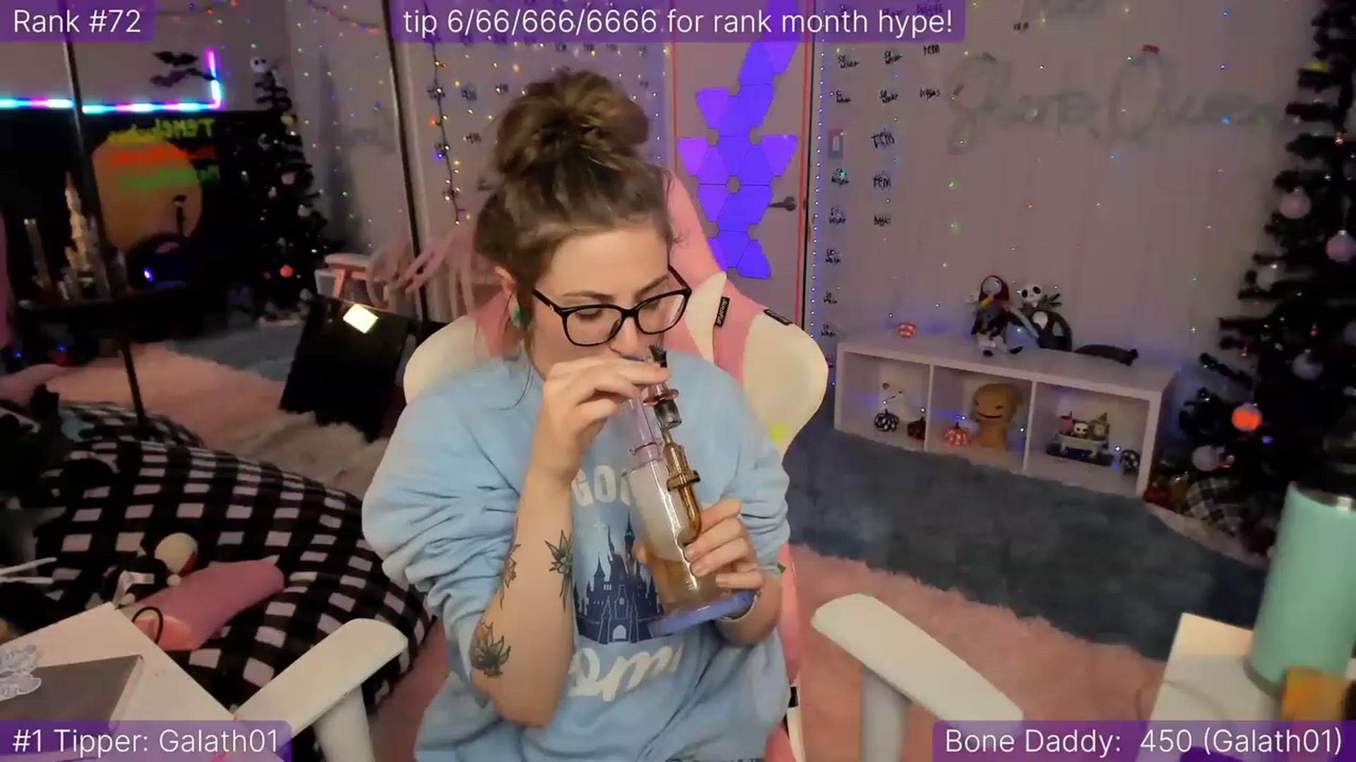 Gallery image thumbnail from TheSharkQueen's myfreecams stream on, 12/09/2022, 12:10 image 9 of 20