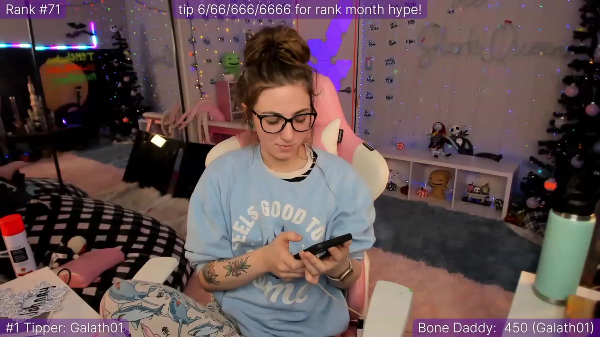 Gallery image thumbnail from TheSharkQueen's myfreecams stream on, 12/09/2022, 12:10 image 17 of 20