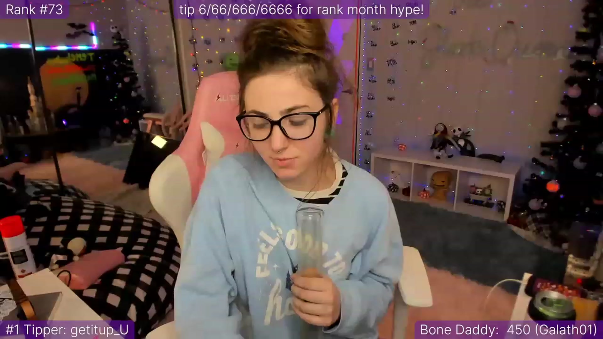 Gallery image thumbnail from TheSharkQueen's myfreecams stream on, 12/09/2022, 12:46 image 7 of 20