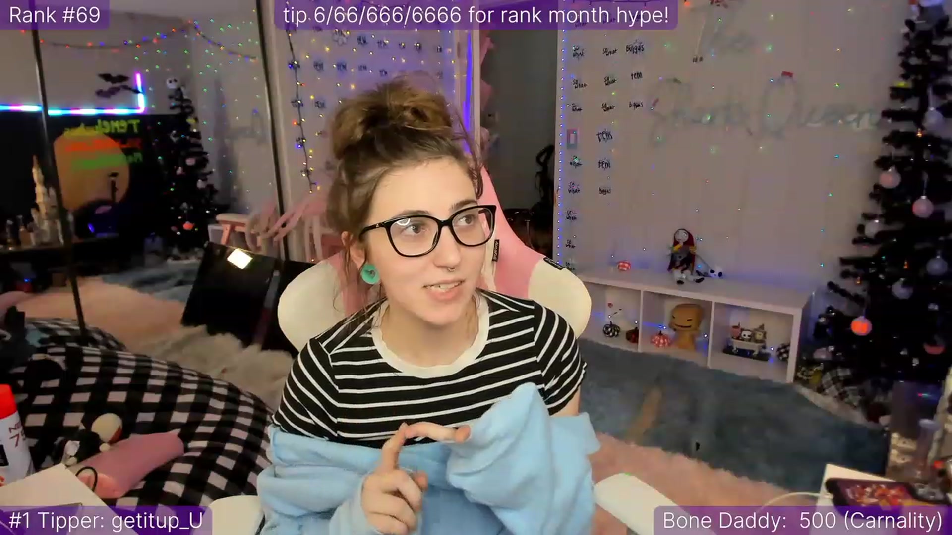 Gallery image thumbnail from TheSharkQueen's myfreecams stream on, 12/09/2022, 13:57 image 8 of 20