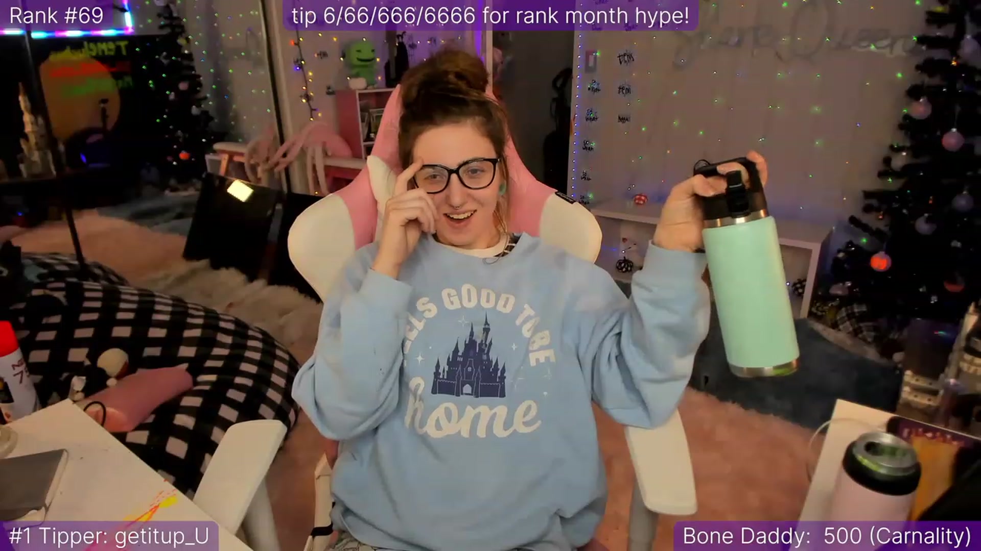 Gallery image thumbnail from TheSharkQueen's myfreecams stream on, 12/09/2022, 13:57 image 13 of 20