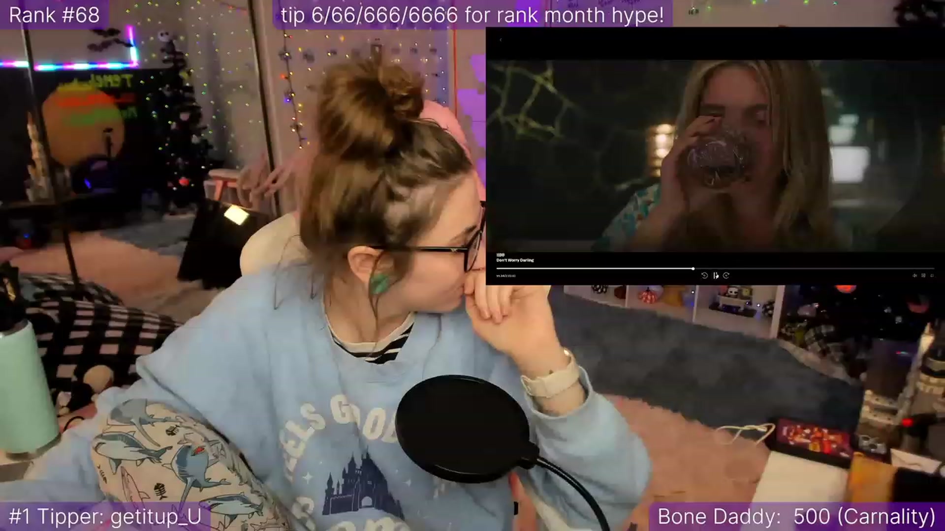 Gallery image thumbnail from TheSharkQueen's myfreecams stream on, 12/09/2022, 15:15 image 12 of 20
