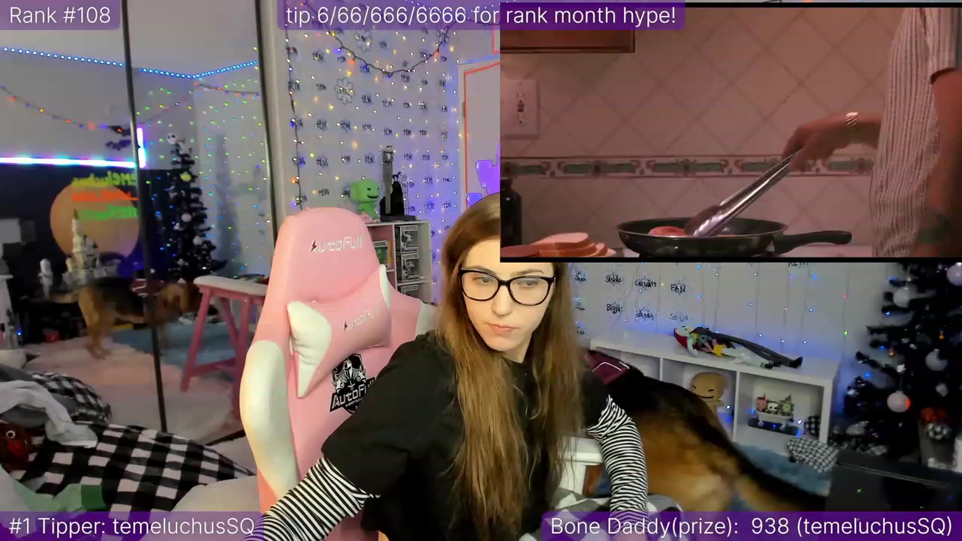 Gallery image thumbnail from TheSharkQueen's myfreecams stream on, 12/15/2022, 05:20 image 5 of 20