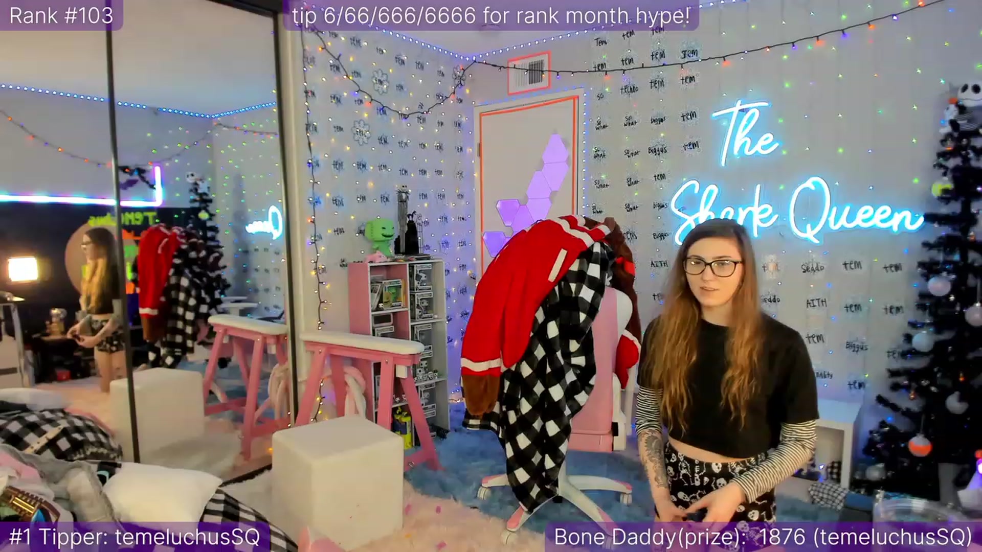 Gallery image thumbnail from TheSharkQueen's myfreecams stream on, 12/15/2022, 05:58 image 9 of 20