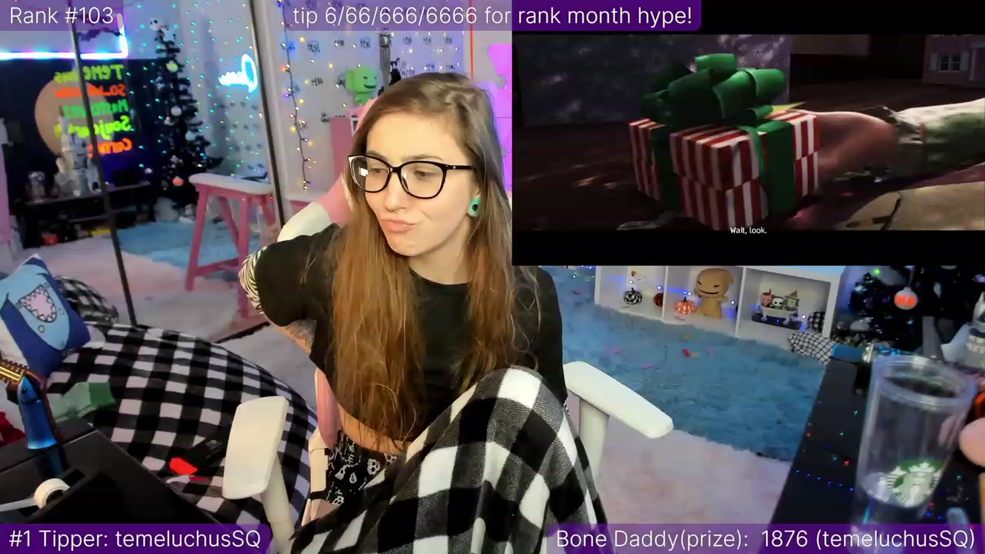 Gallery image thumbnail from TheSharkQueen's myfreecams stream on, 12/15/2022, 05:58 image 2 of 20