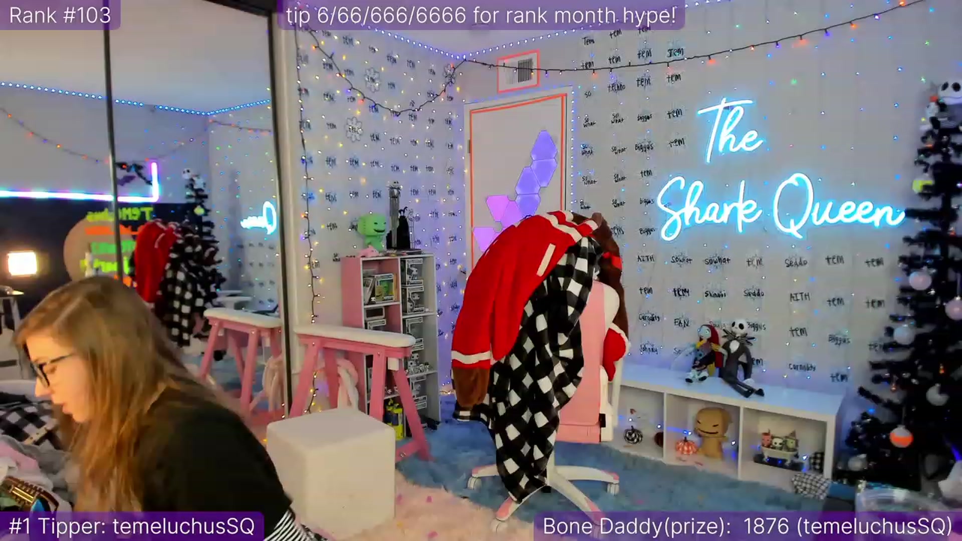 Gallery image thumbnail from TheSharkQueen's myfreecams stream on, 12/15/2022, 05:58 image 10 of 20