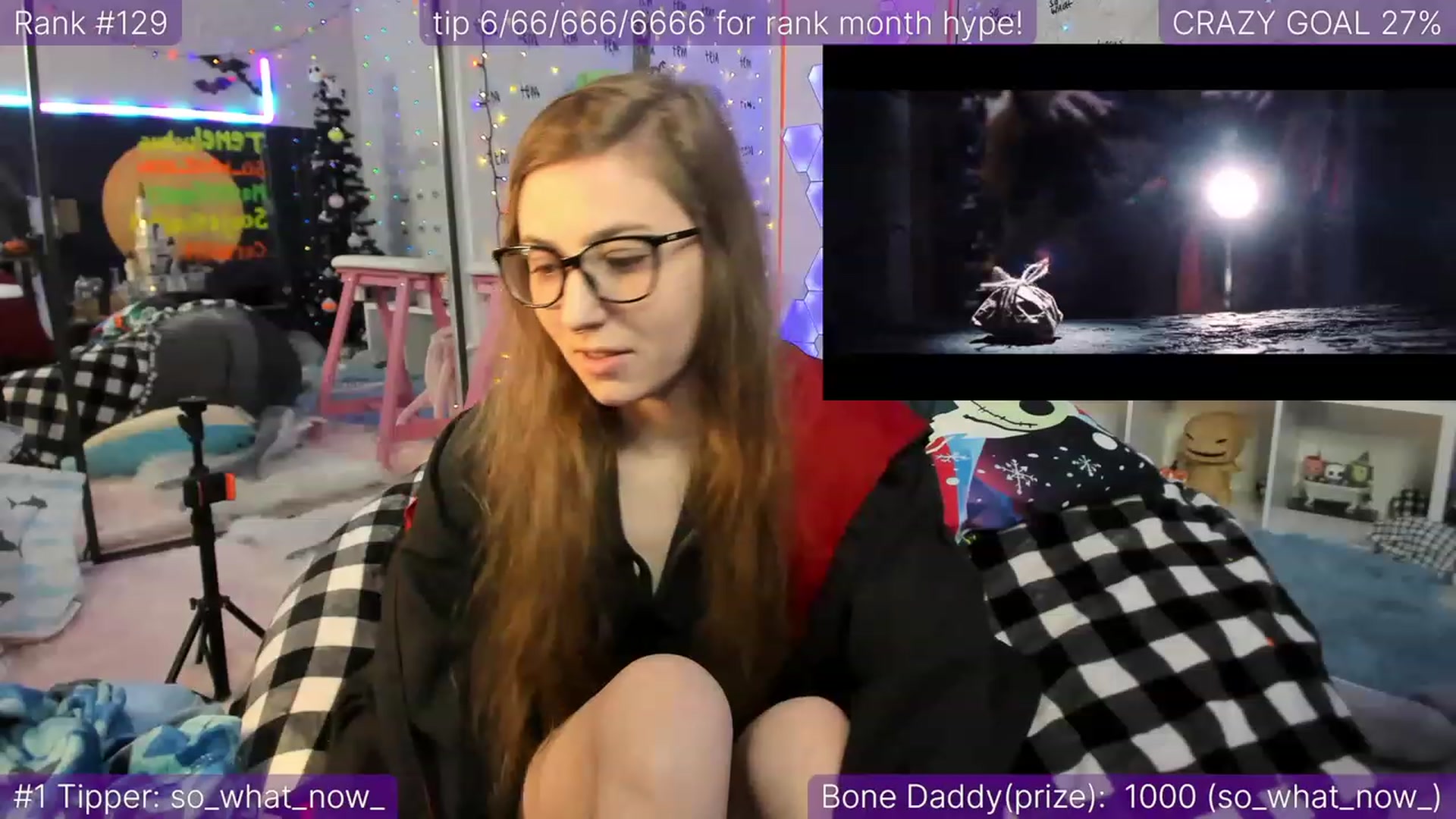 Gallery image thumbnail from TheSharkQueen's myfreecams stream on, 12/21/2022, 24:02 image 7 of 20