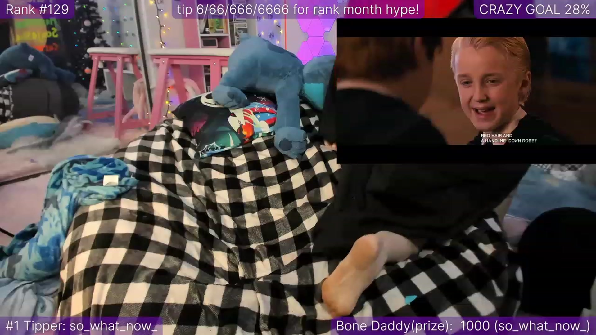 Gallery image thumbnail from TheSharkQueen's myfreecams stream on, 12/21/2022, 24:02 image 13 of 20