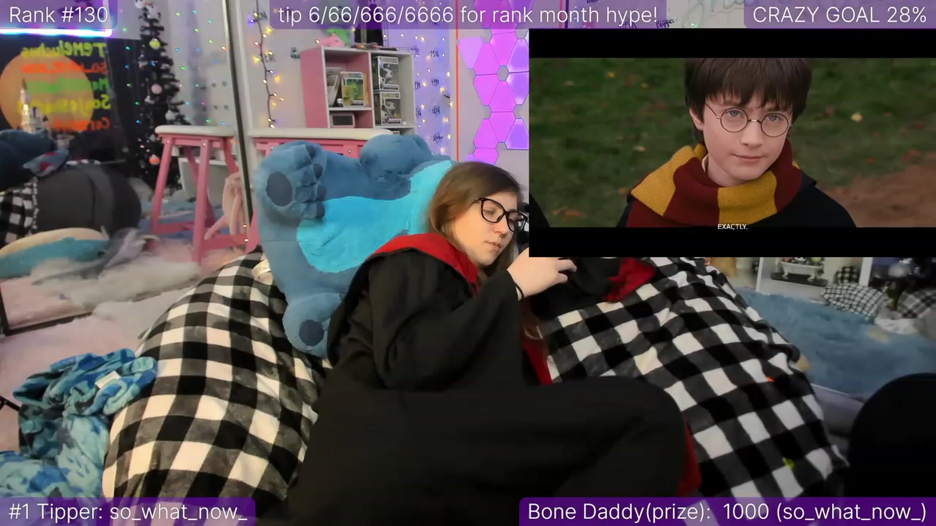 Gallery image thumbnail from TheSharkQueen's myfreecams stream on, 12/21/2022, 01:24 image 6 of 20