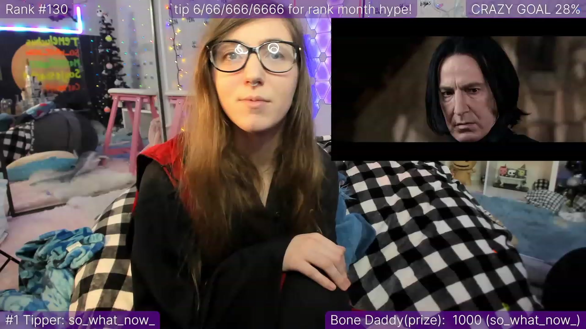 Gallery image thumbnail from TheSharkQueen's myfreecams stream on, 12/21/2022, 01:24 image 13 of 20