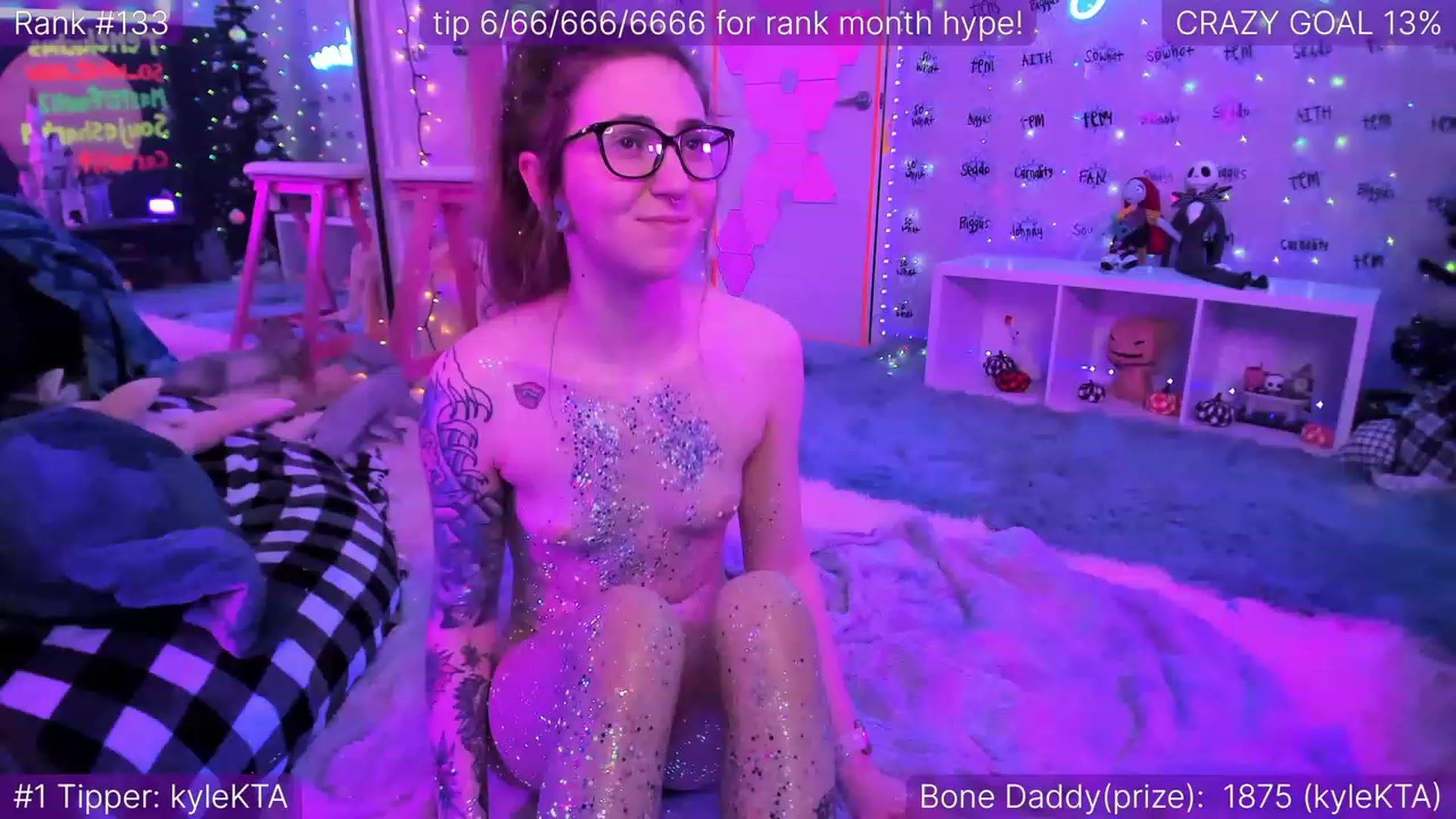 Gallery image thumbnail from TheSharkQueen's myfreecams stream on, 12/24/2022, 08:10 image 2 of 20