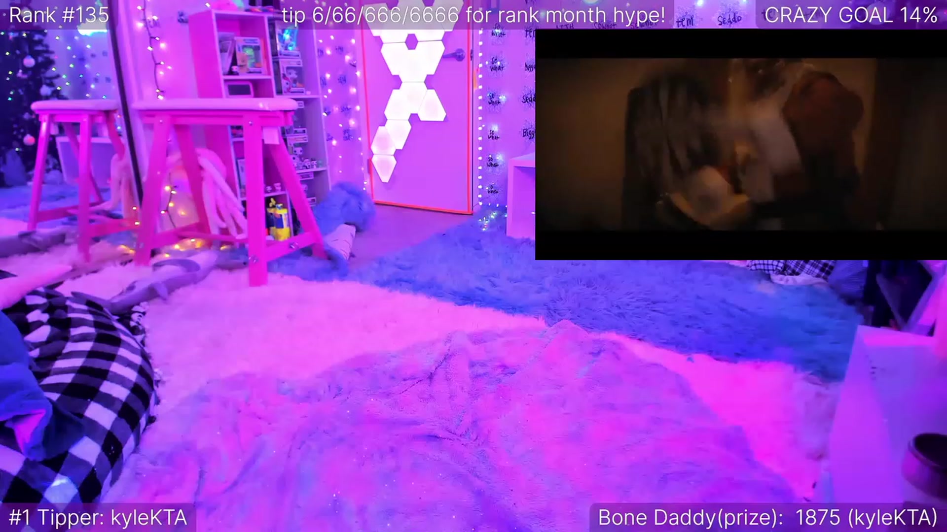 Gallery image thumbnail from TheSharkQueen's myfreecams stream on, 12/24/2022, 08:10 image 16 of 20