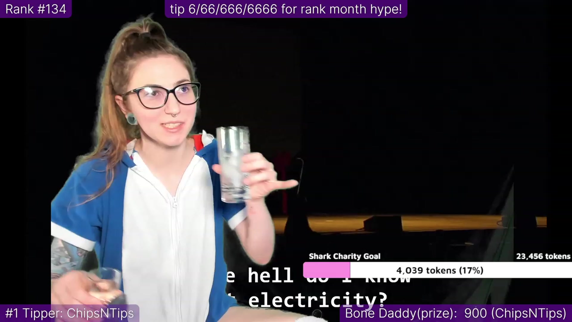 Gallery image thumbnail from TheSharkQueen's myfreecams stream on, 12/25/2022, 07:37 image 14 of 20
