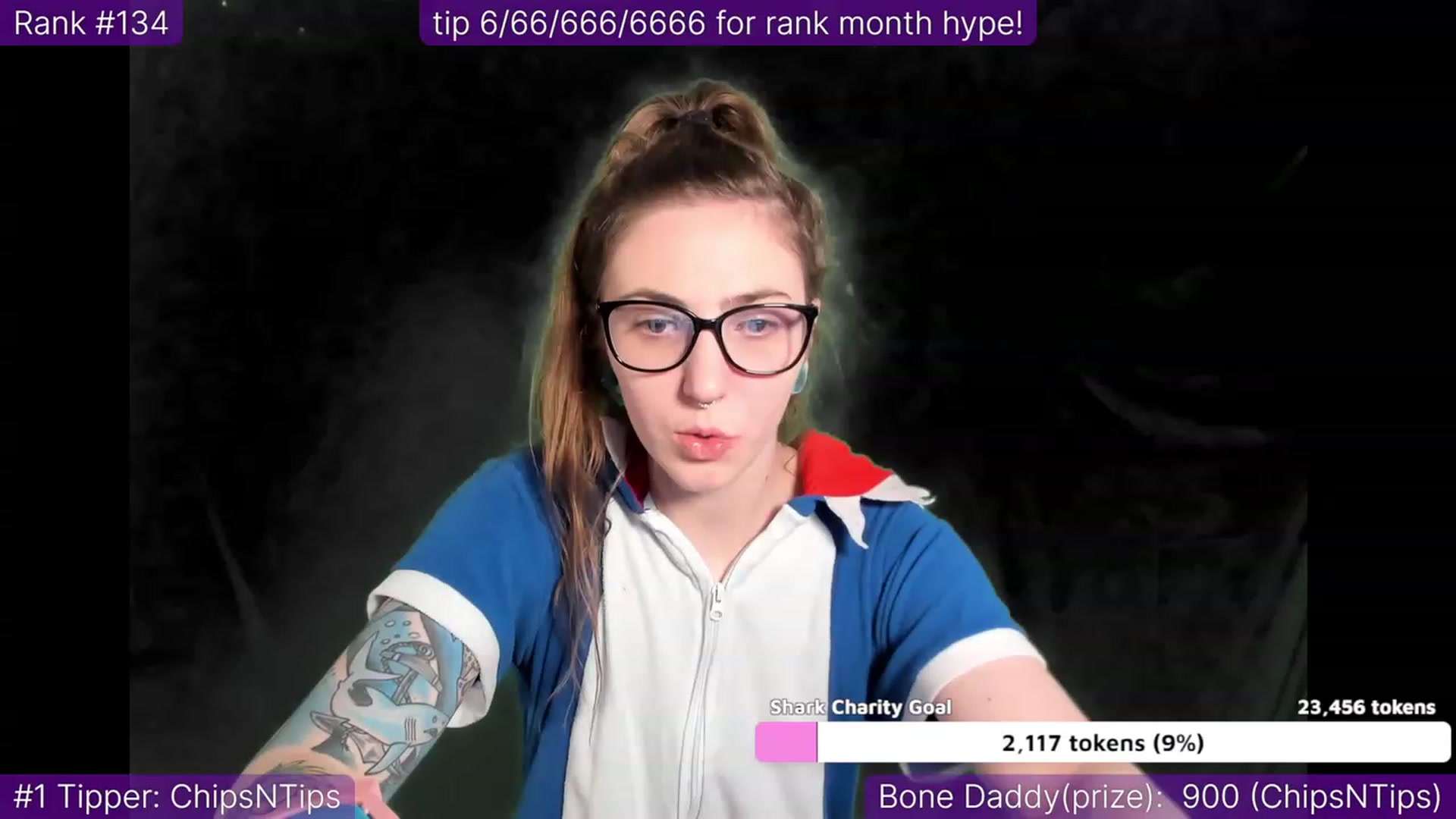 Gallery image thumbnail from TheSharkQueen's myfreecams stream on, 12/25/2022, 07:37 image 5 of 20