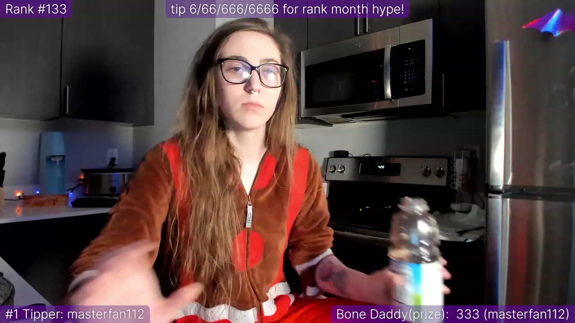Gallery image thumbnail from TheSharkQueen's myfreecams stream on, 12/26/2022, 03:06 image 6 of 20
