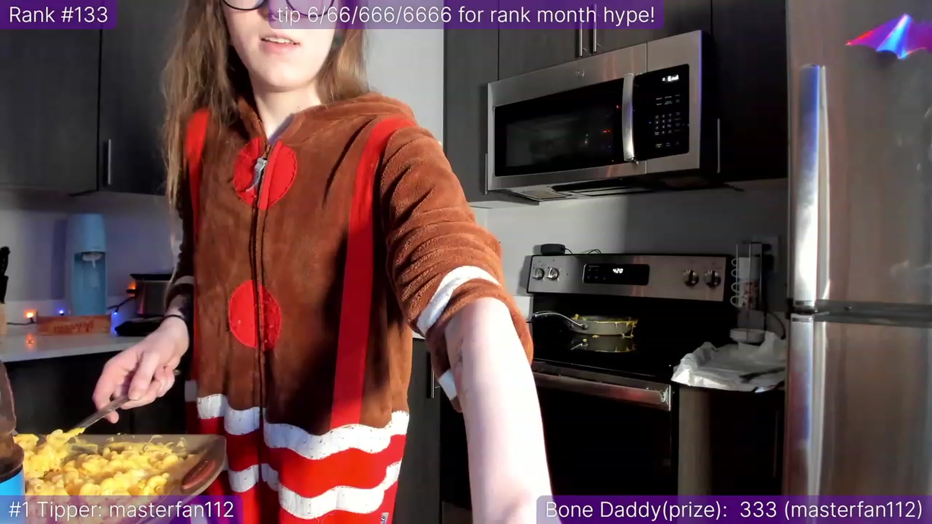 Gallery image thumbnail from TheSharkQueen's myfreecams stream on, 12/26/2022, 03:06 image 3 of 20
