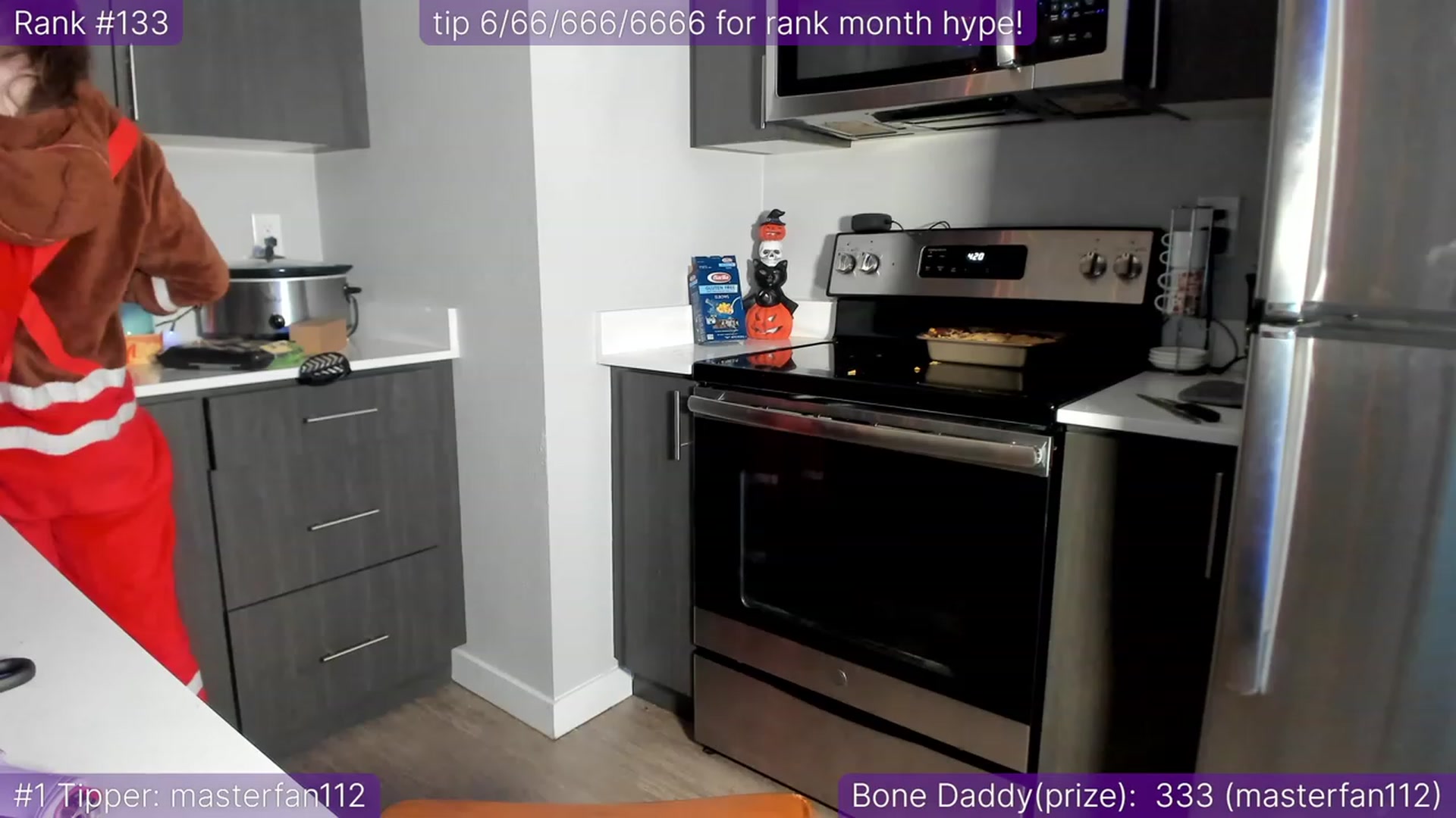 Gallery image thumbnail from TheSharkQueen's myfreecams stream on, 12/26/2022, 03:06 image 12 of 20