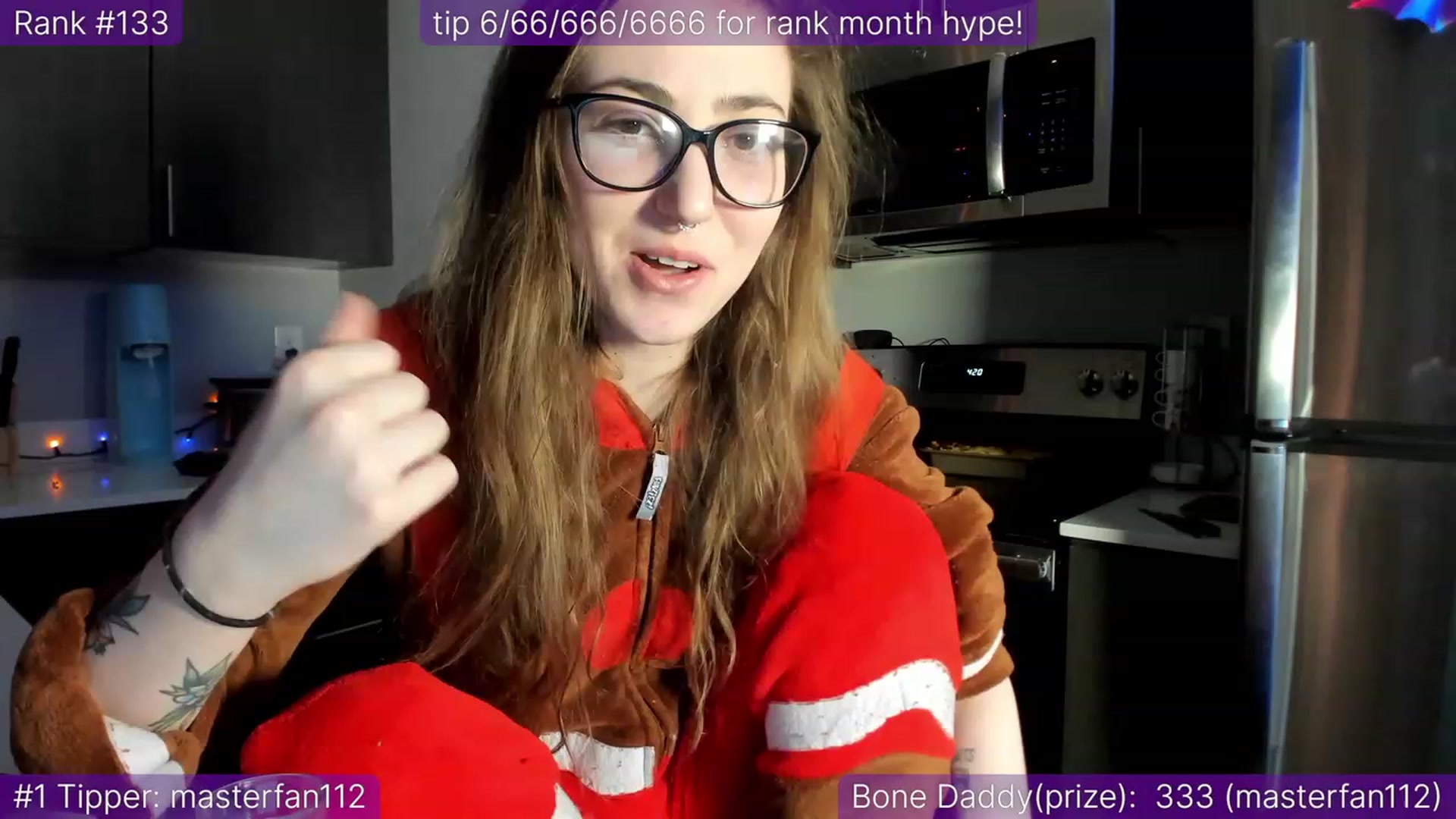 Gallery image thumbnail from TheSharkQueen's myfreecams stream on, 12/26/2022, 03:06 image 14 of 20