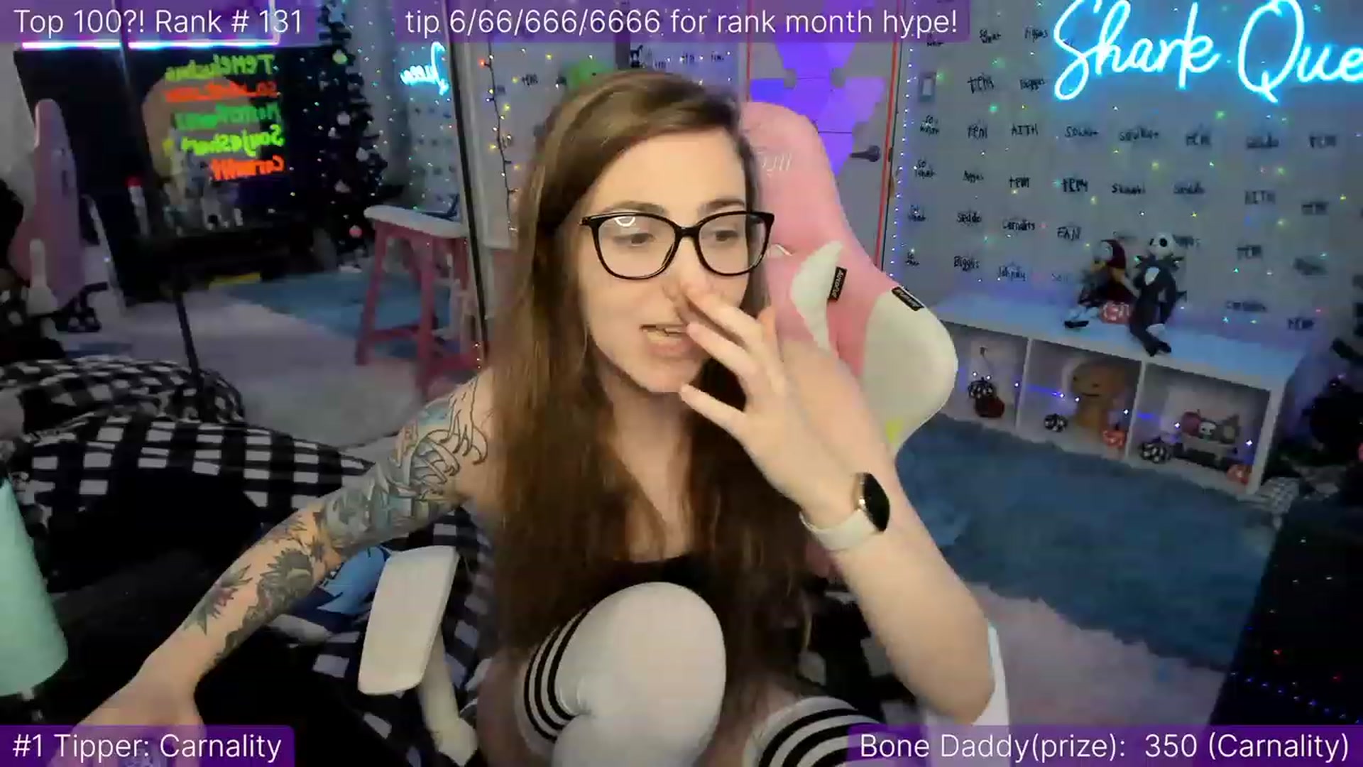 Gallery image thumbnail from TheSharkQueen's myfreecams stream on, 12/30/2022, 03:19 image 12 of 20
