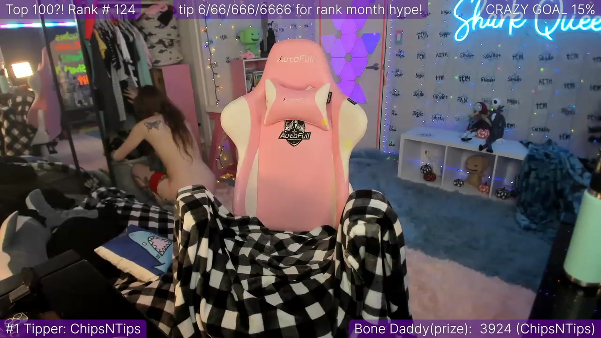 Gallery image thumbnail from TheSharkQueen's myfreecams stream on, 12/31/2022, 05:22 image 9 of 20