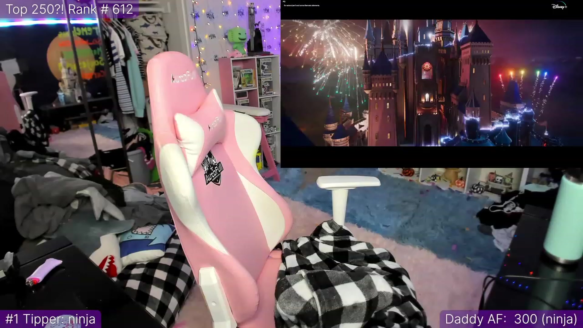 Gallery image thumbnail from TheSharkQueen's myfreecams stream on, 01/03/2023, 01:01 image 17 of 20