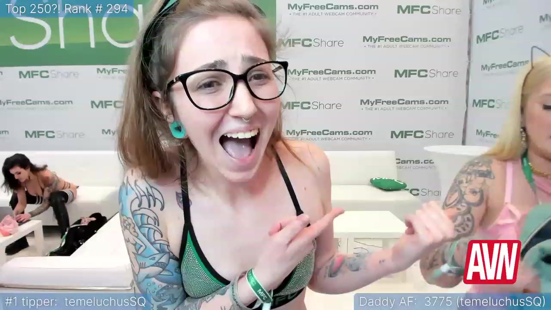 Gallery image thumbnail from TheSharkQueen's myfreecams stream on, 01/06/2023, 03:01 image 17 of 20