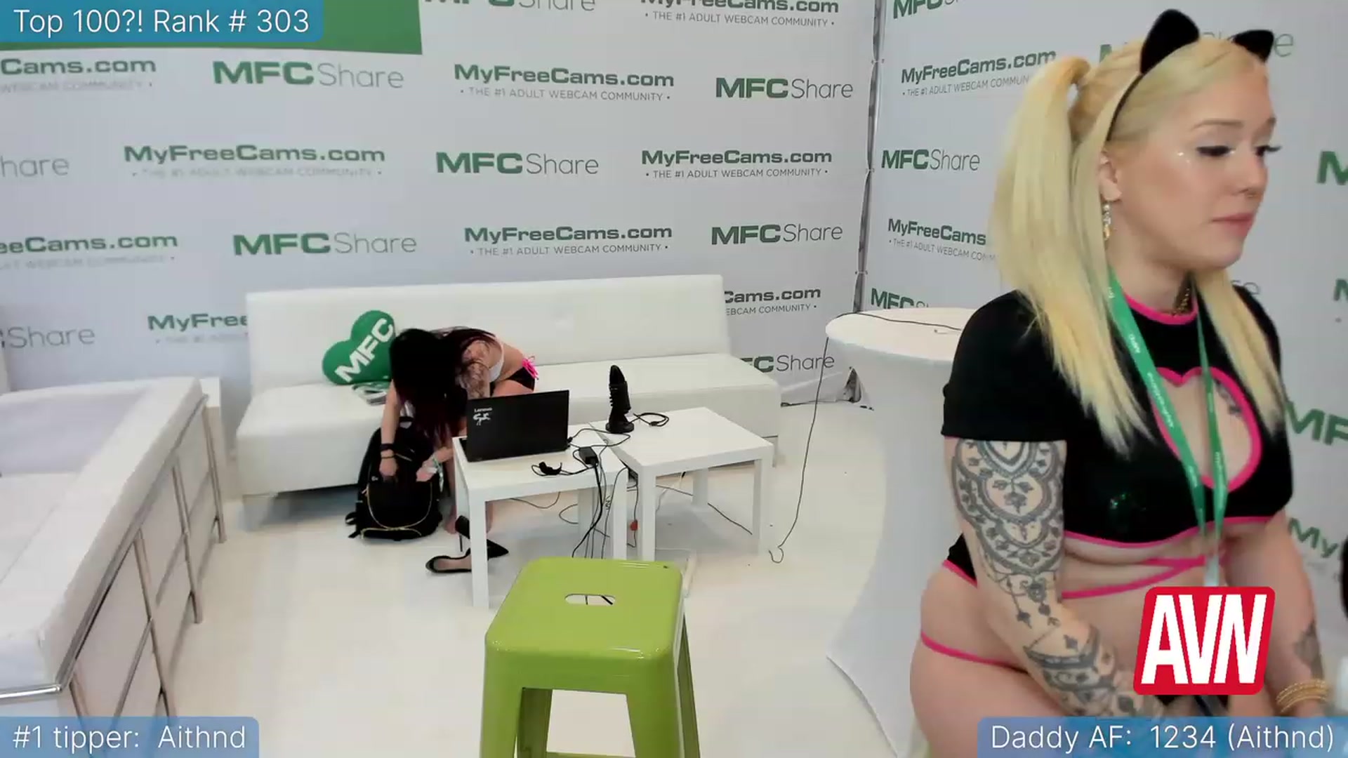 Gallery image thumbnail from TheSharkQueen's myfreecams stream on, 01/07/2023, 01:19 image 15 of 20