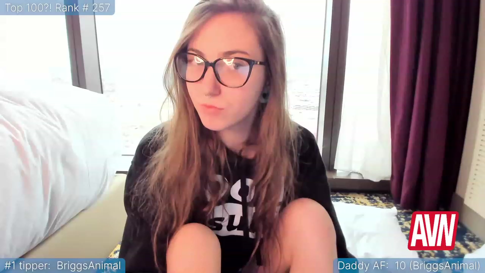 Gallery image thumbnail from TheSharkQueen's myfreecams stream on, 01/07/2023, 23:11 image 13 of 20