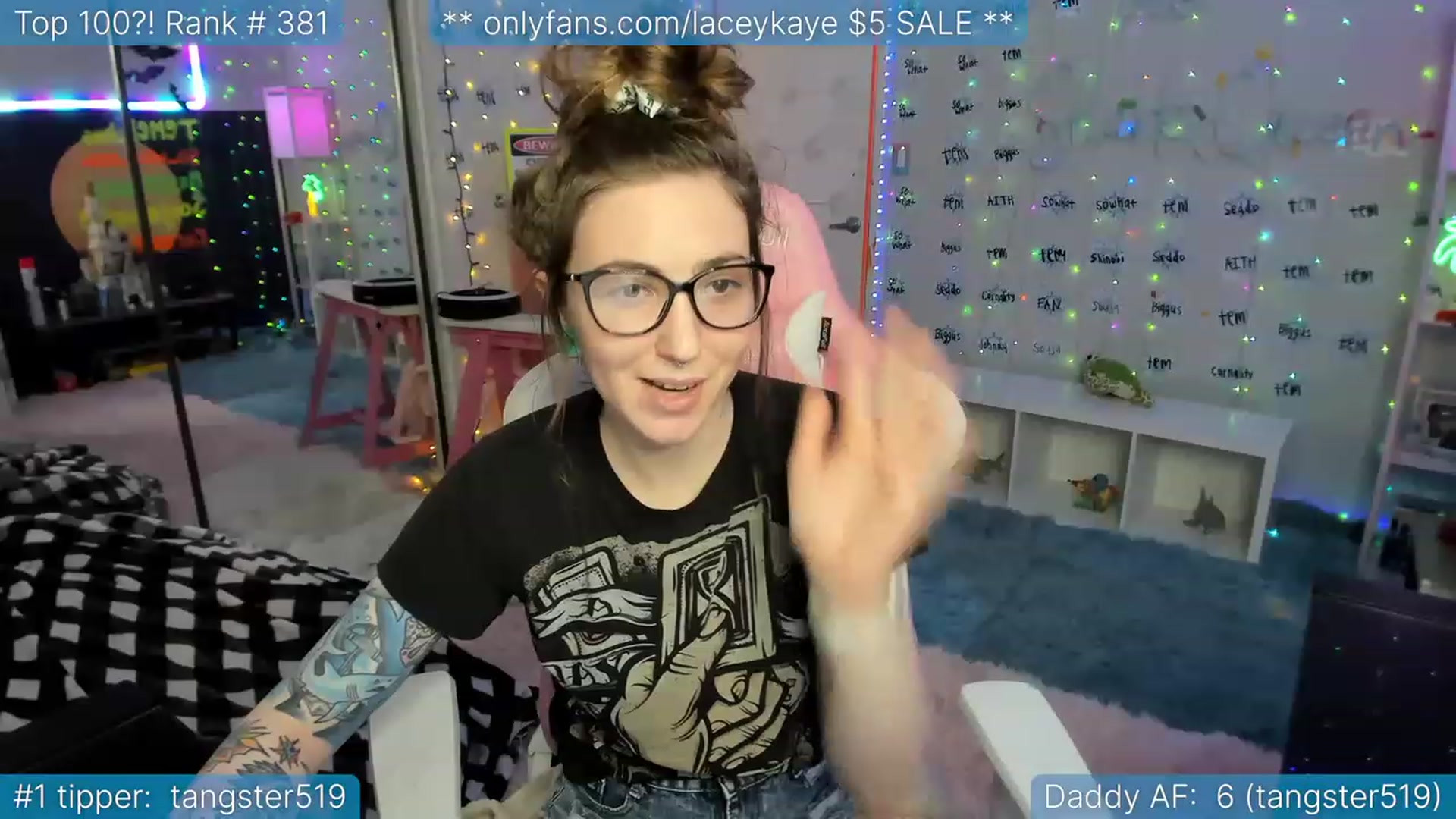 Gallery image thumbnail from TheSharkQueen's myfreecams stream on, 01/14/2023, 02:34 image 16 of 20