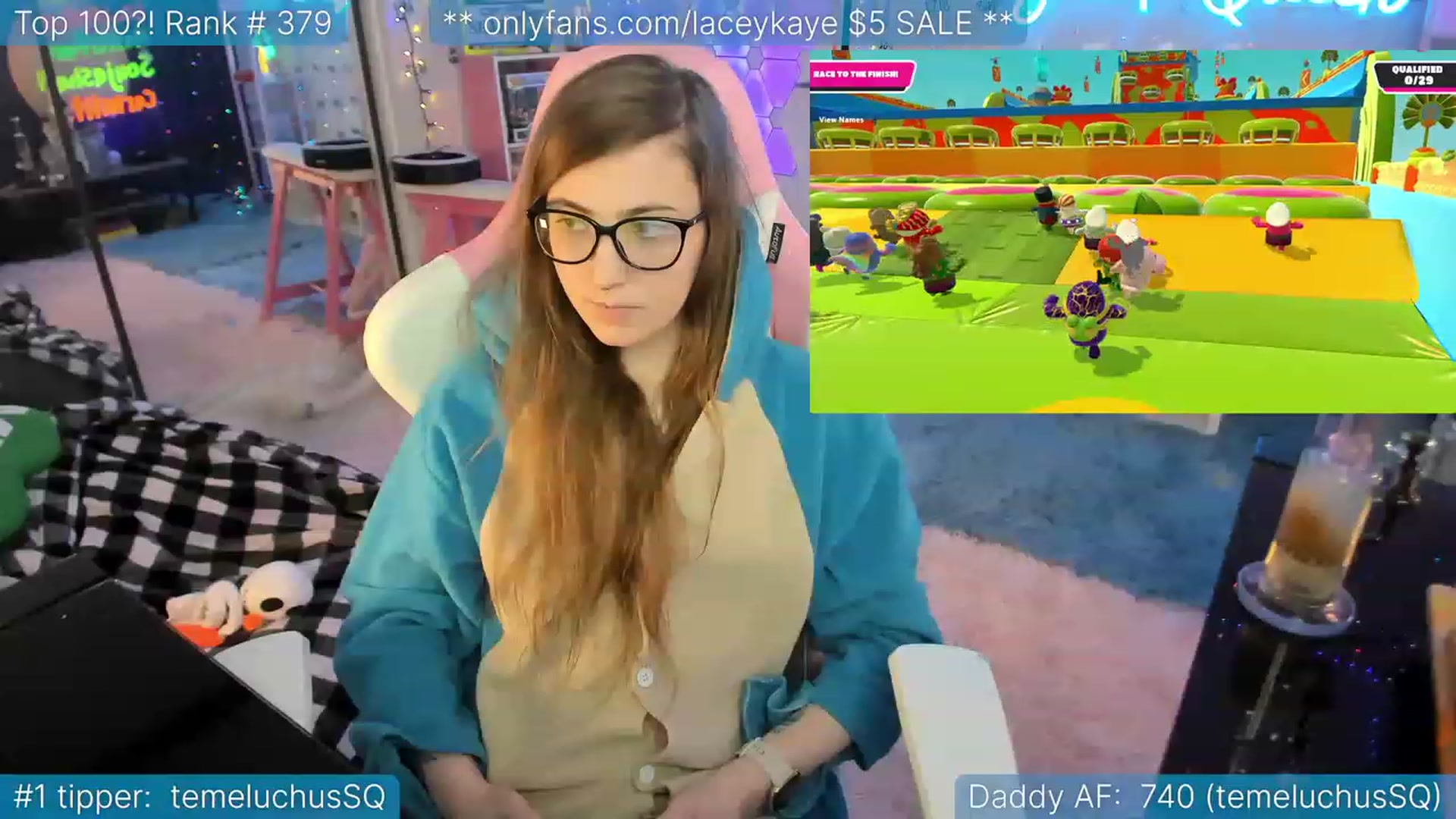Gallery image thumbnail from TheSharkQueen's myfreecams stream on, 01/19/2023, 05:30 image 11 of 20