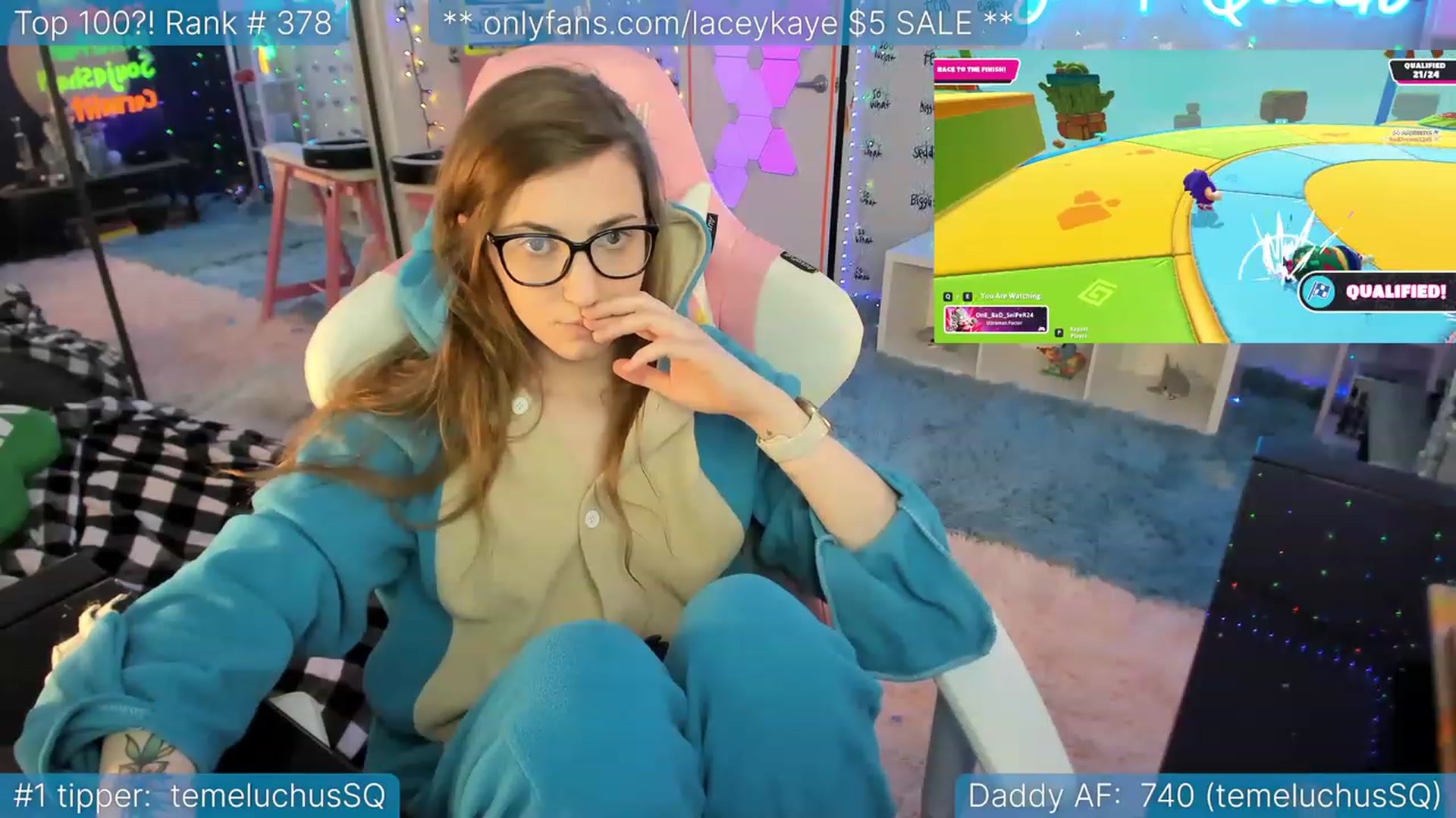 Gallery image thumbnail from TheSharkQueen's myfreecams stream on, 01/19/2023, 05:30 image 8 of 20