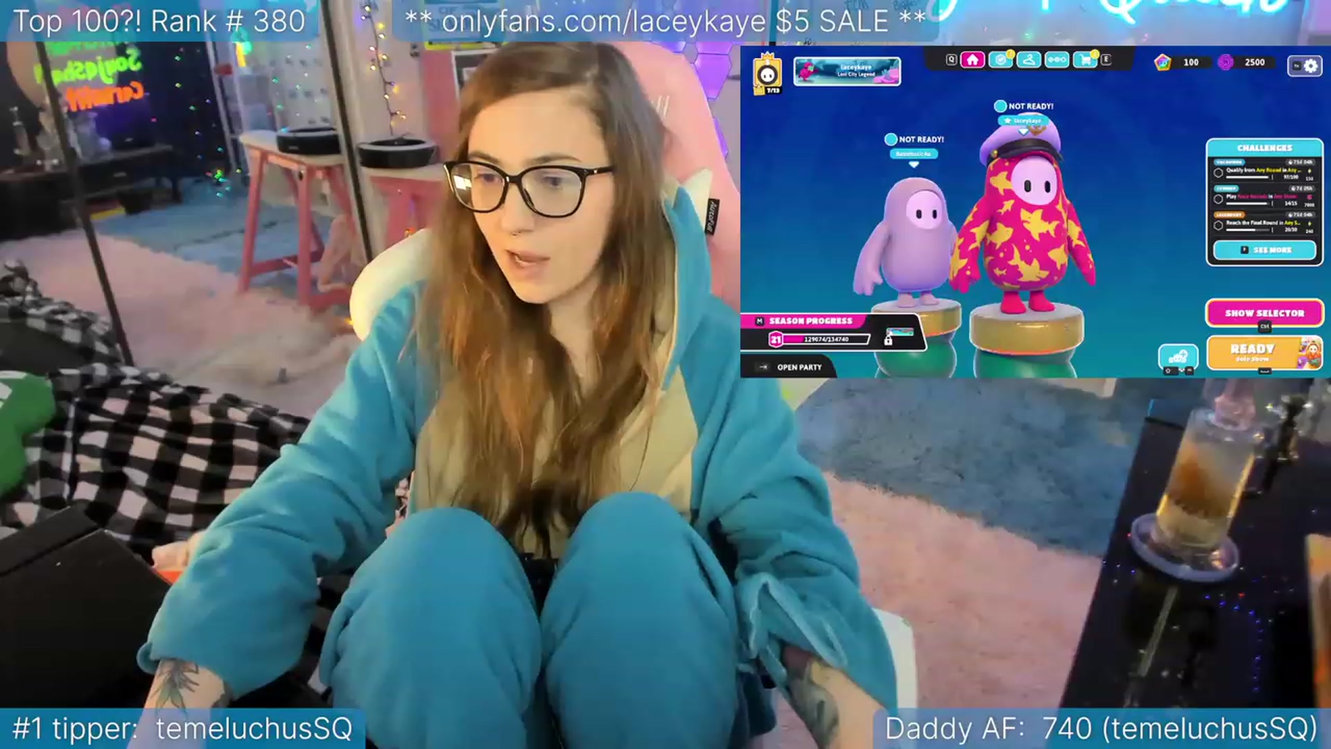 Gallery image thumbnail from TheSharkQueen's myfreecams stream on, 01/19/2023, 05:30 image 12 of 20