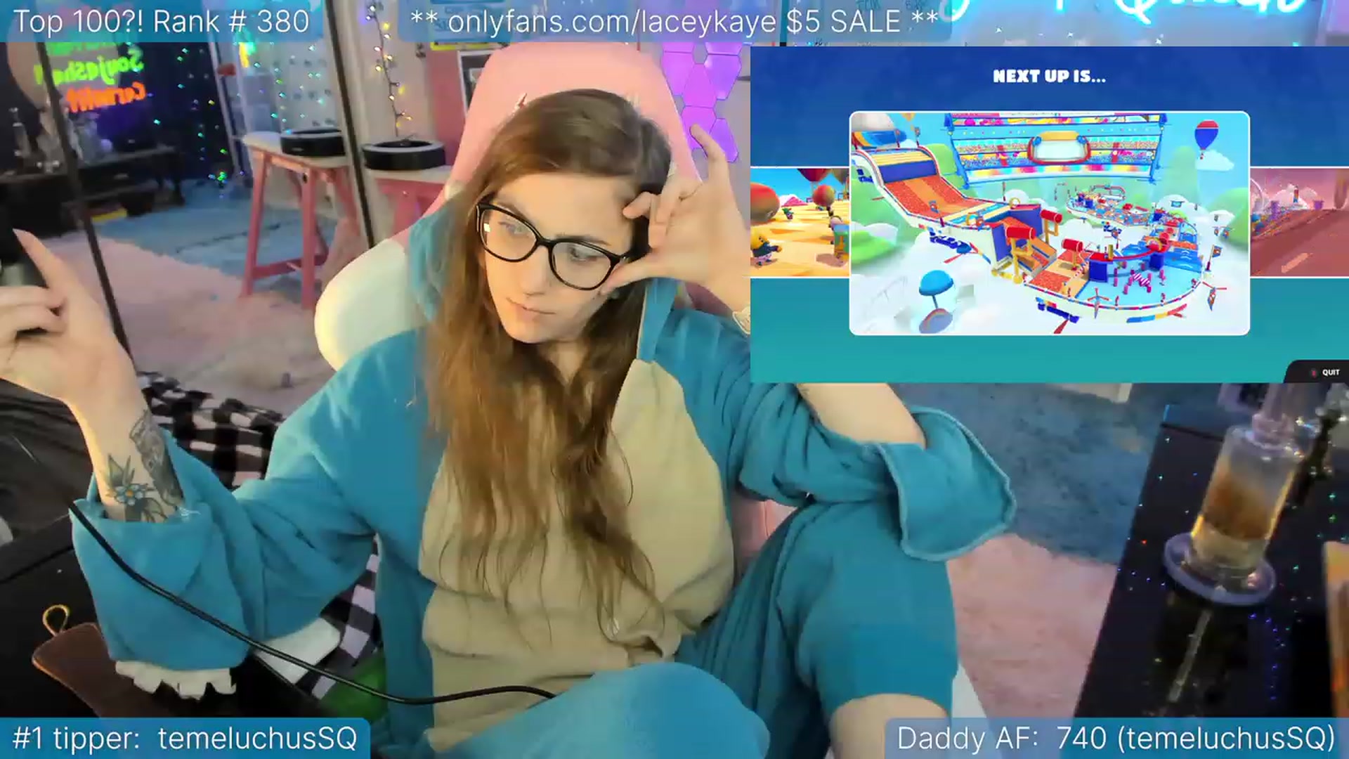 Gallery image thumbnail from TheSharkQueen's myfreecams stream on, 01/19/2023, 05:30 image 16 of 20