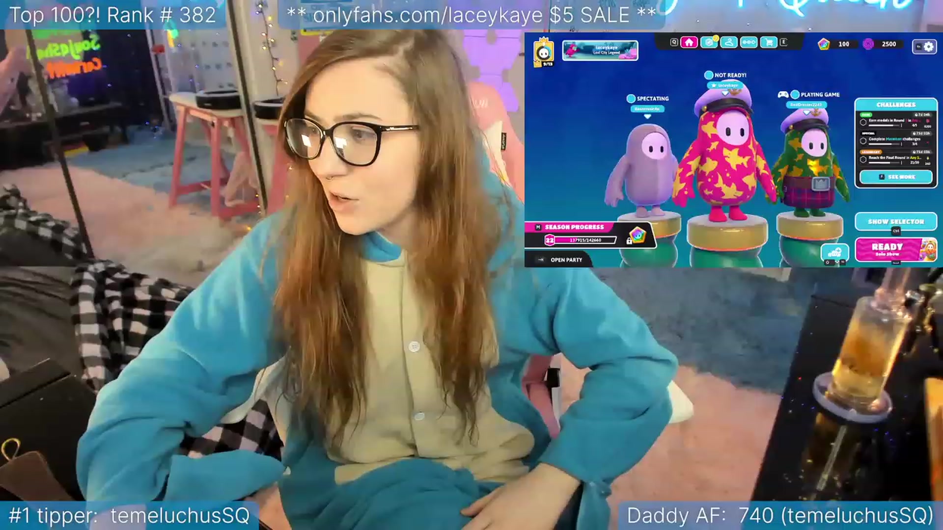 Gallery image thumbnail from TheSharkQueen's myfreecams stream on, 01/19/2023, 05:30 image 18 of 20
