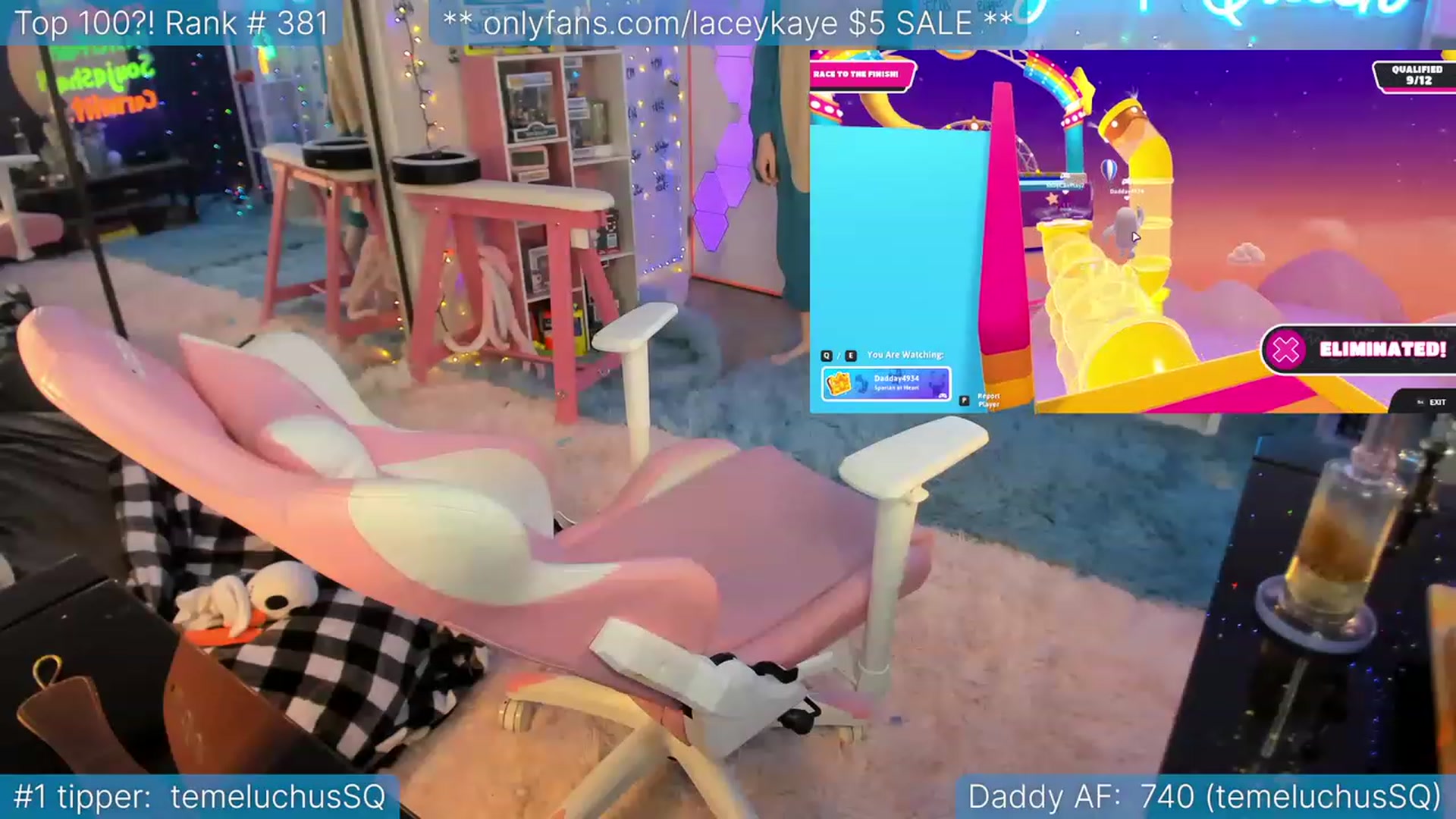 Gallery image thumbnail from TheSharkQueen's myfreecams stream on, 01/19/2023, 05:30 image 17 of 20
