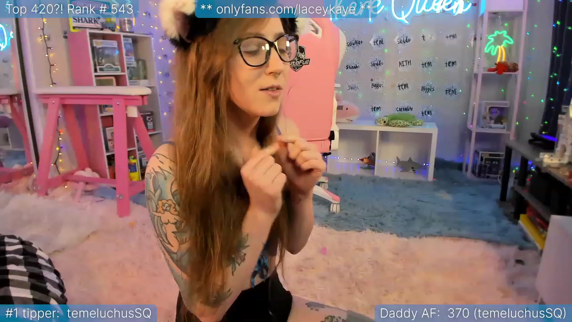 Gallery image thumbnail from TheSharkQueen's myfreecams stream on, 02/01/2023, 03:36 image 3 of 20