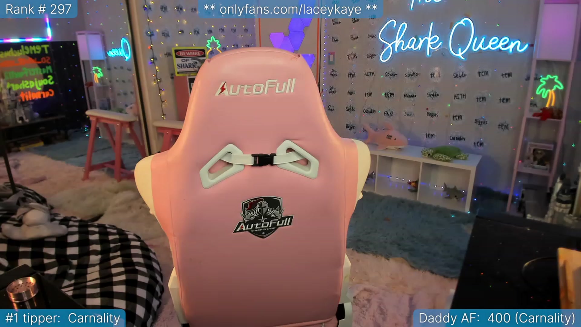 Gallery image thumbnail from TheSharkQueen's myfreecams stream on, 02/02/2023, 03:06 image 13 of 20