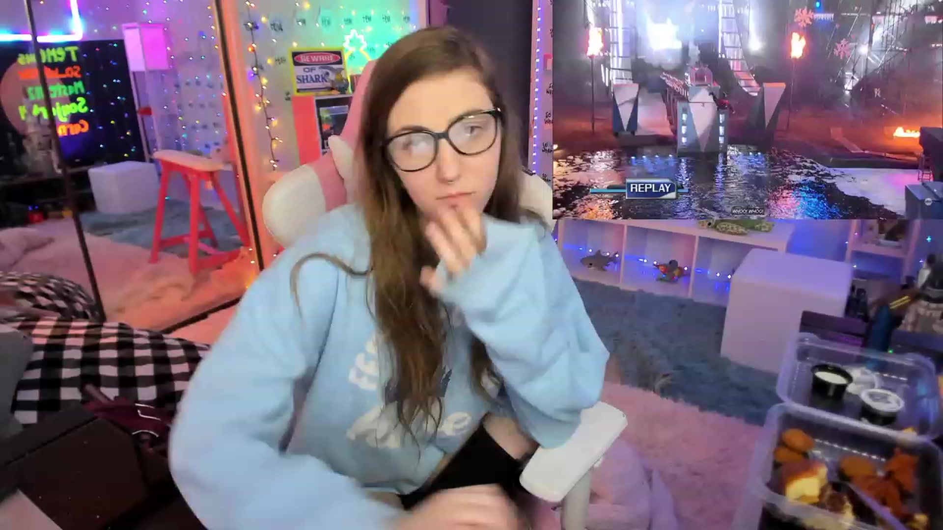 Gallery image thumbnail from TheSharkQueen's myfreecams stream on, 02/03/2023, 05:49 image 16 of 20