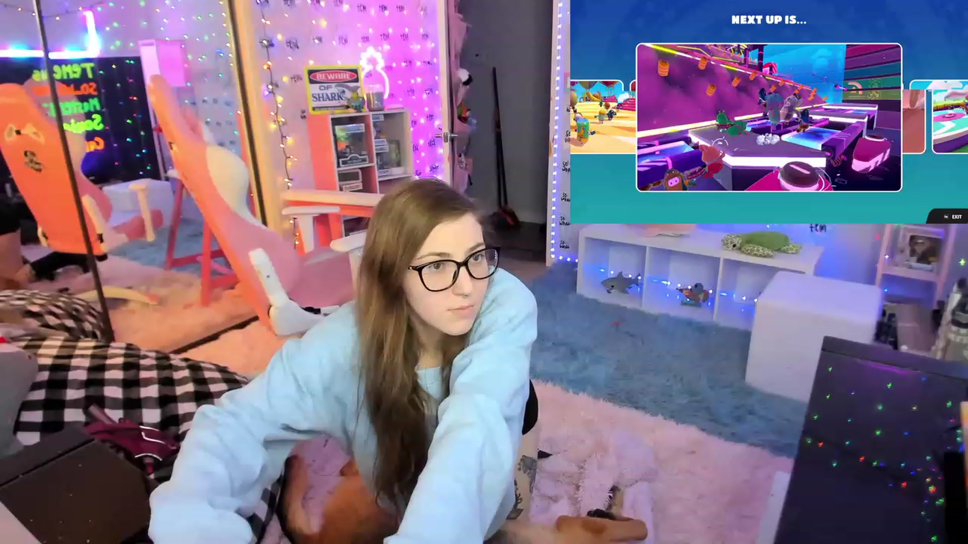 Gallery image thumbnail from TheSharkQueen's myfreecams stream on, 02/03/2023, 05:49 image 9 of 20