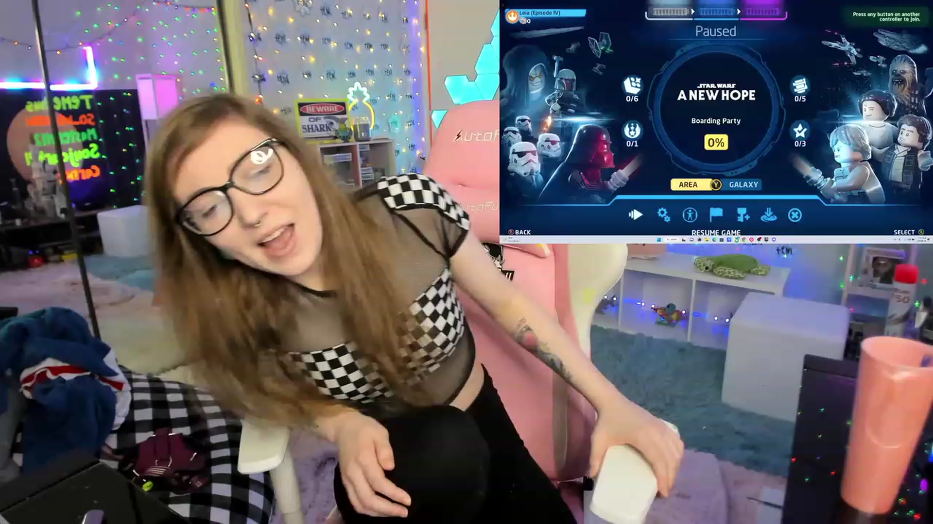 Gallery image thumbnail from TheSharkQueen's myfreecams stream on, 02/04/2023, 03:37 image 9 of 20