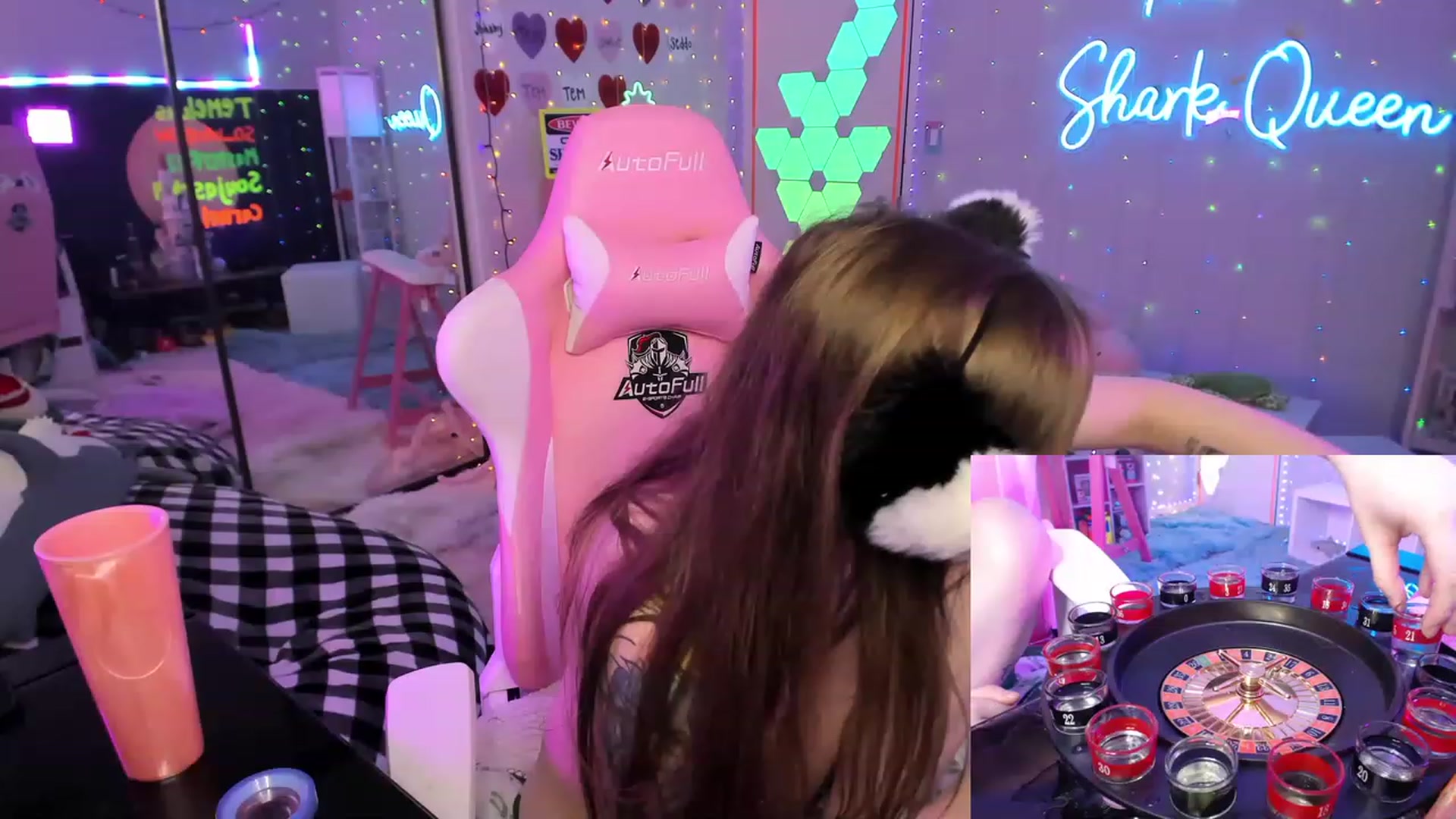 Gallery image thumbnail from TheSharkQueen's myfreecams stream on, 02/11/2023, 06:11 image 15 of 20
