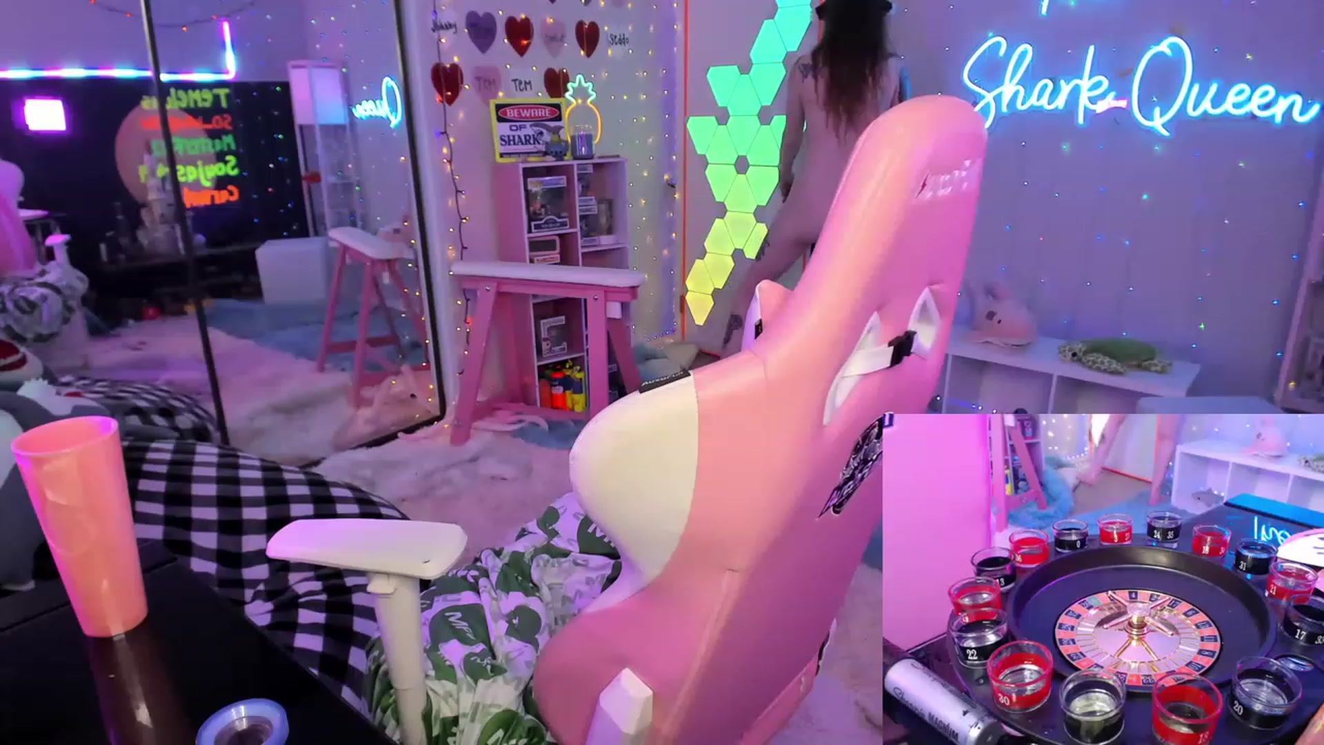 Gallery image thumbnail from TheSharkQueen's myfreecams stream on, 02/11/2023, 06:11 image 19 of 20