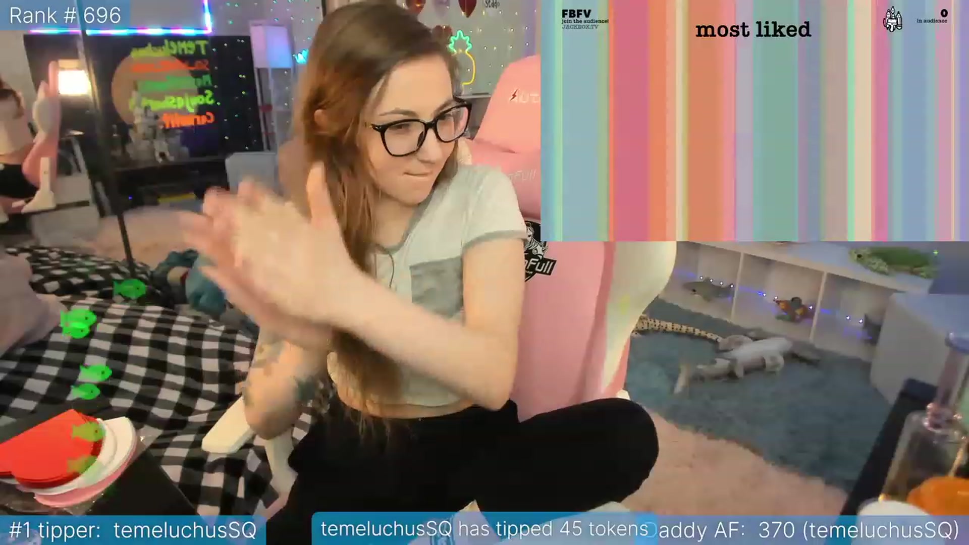 Gallery image thumbnail from TheSharkQueen's myfreecams stream on, 02/14/2023, 04:02 image 14 of 20