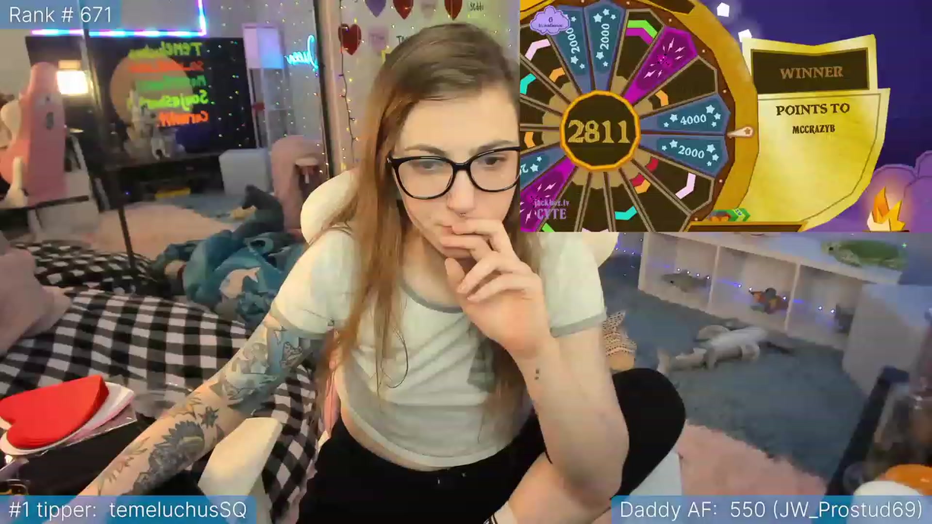 Gallery image thumbnail from TheSharkQueen's myfreecams stream on, 02/14/2023, 04:37 image 16 of 20