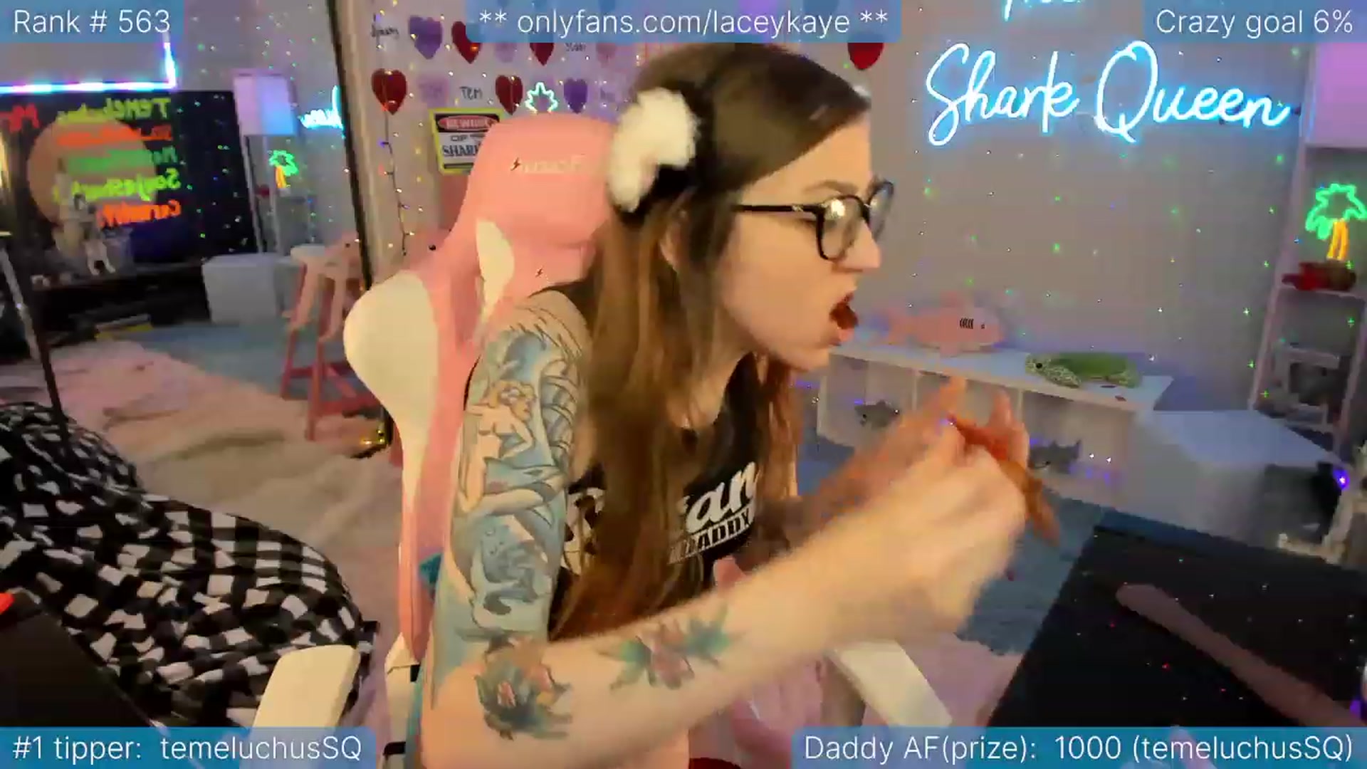 Gallery image thumbnail from TheSharkQueen's myfreecams stream on, 02/28/2023, 08:43 image 16 of 20