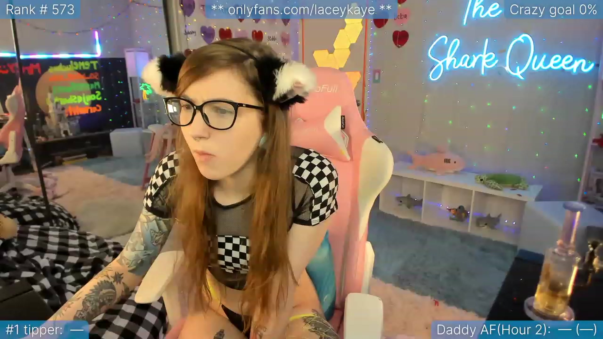Gallery image thumbnail from TheSharkQueen's myfreecams stream on, 02/28/2023, 23:19 image 4 of 20
