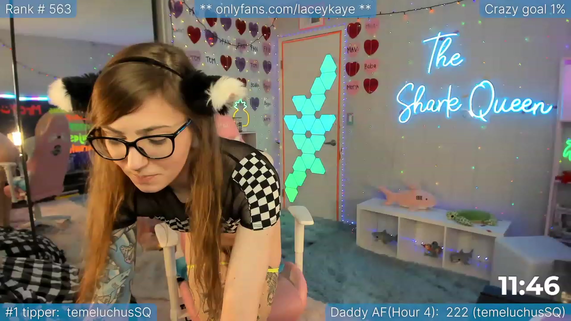 Gallery image thumbnail from TheSharkQueen's myfreecams stream on, 03/01/2023, 03:07 image 2 of 20