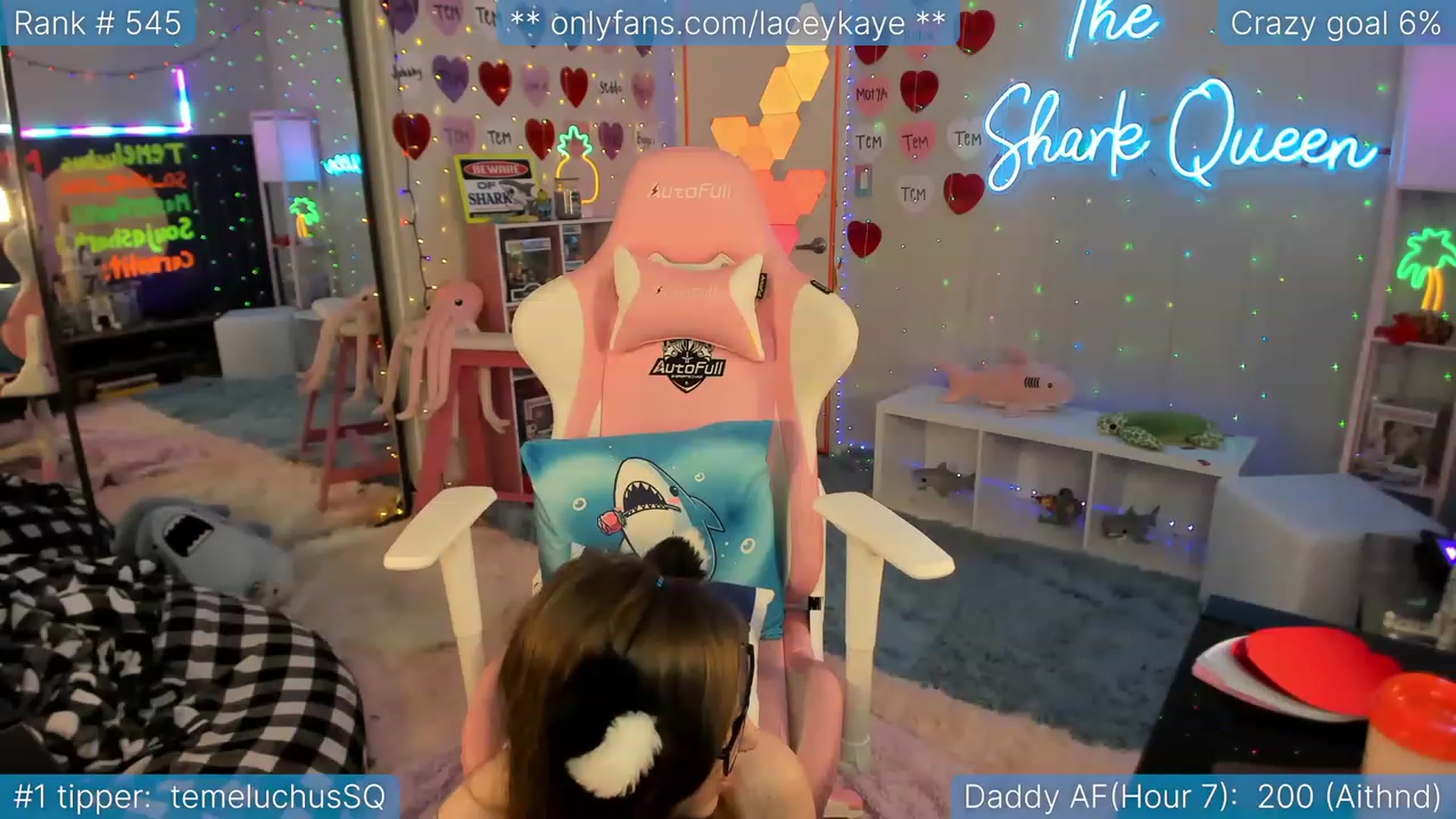 Gallery image thumbnail from TheSharkQueen's myfreecams stream on, 03/01/2023, 03:43 image 15 of 20