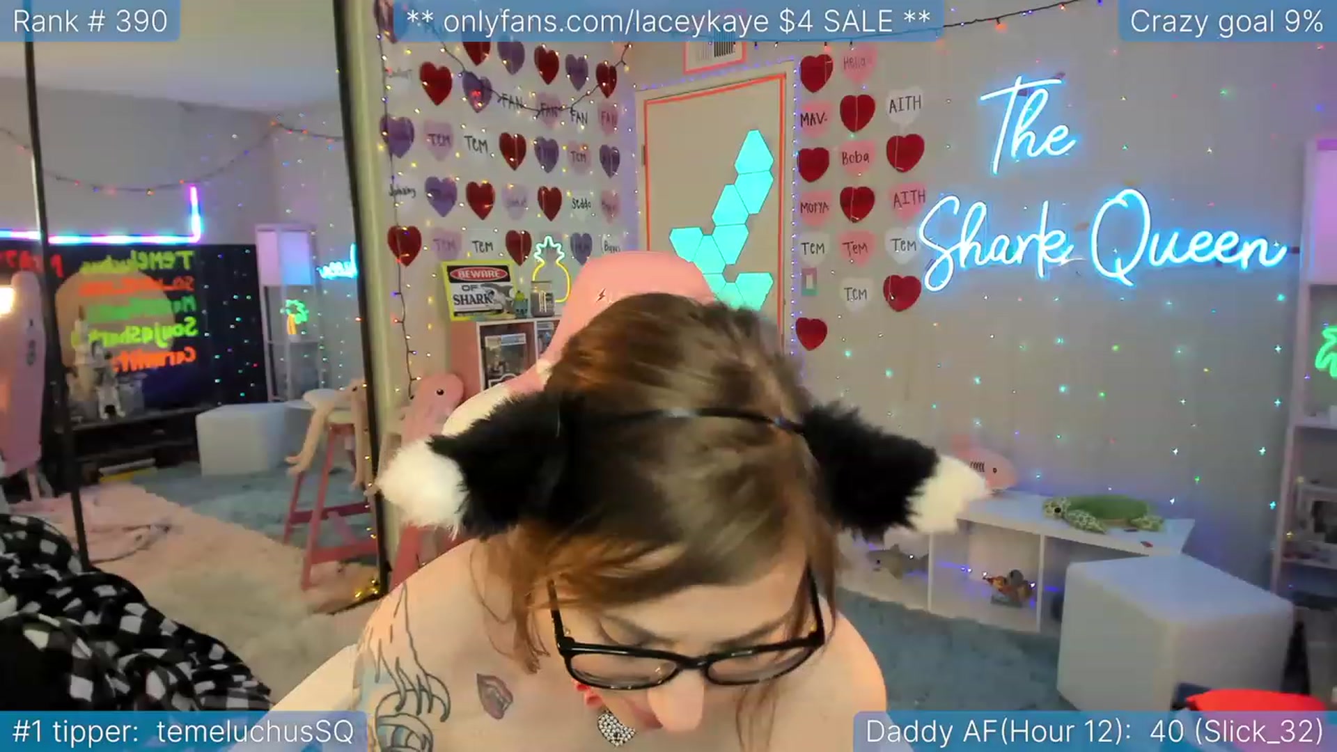 Gallery image thumbnail from TheSharkQueen's myfreecams stream on, 03/01/2023, 09:19 image 7 of 20